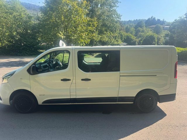 Renault Trafic Mpv White #2