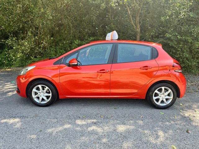 Peugeot 208 Active Orange #2