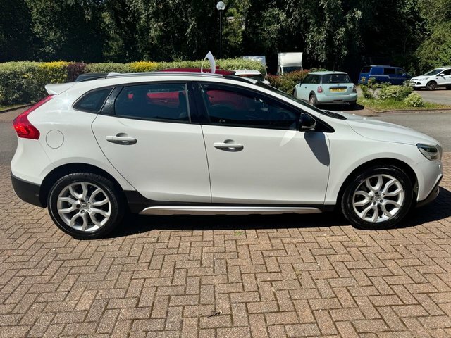 Volvo V40 Cross Country Hatchback WJ66WXN White #5