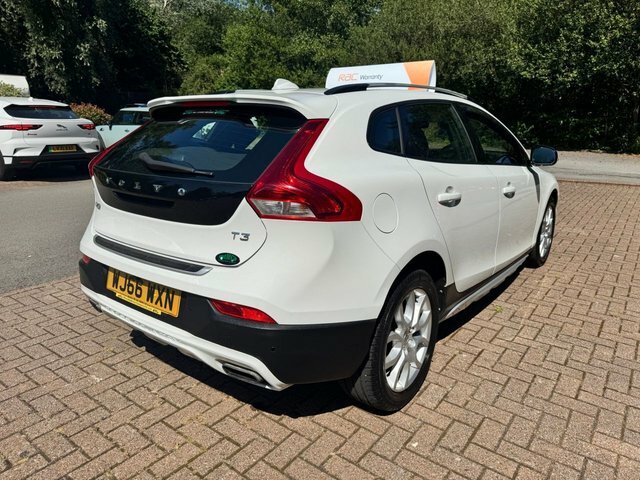 Volvo V40 Cross Country Hatchback WJ66WXN White #4