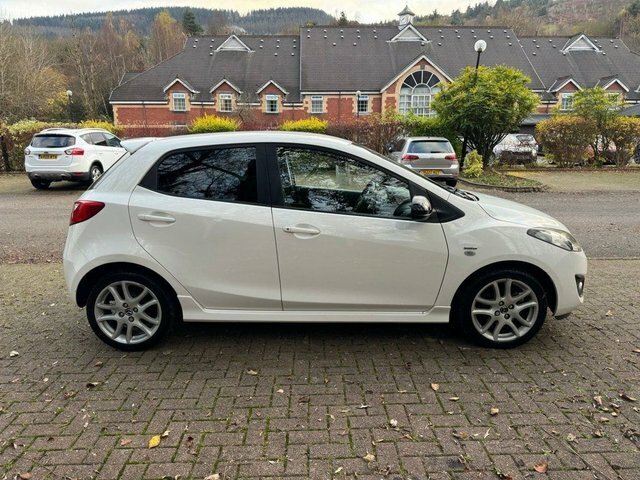 Mazda 2 2 Venture Edition White #5