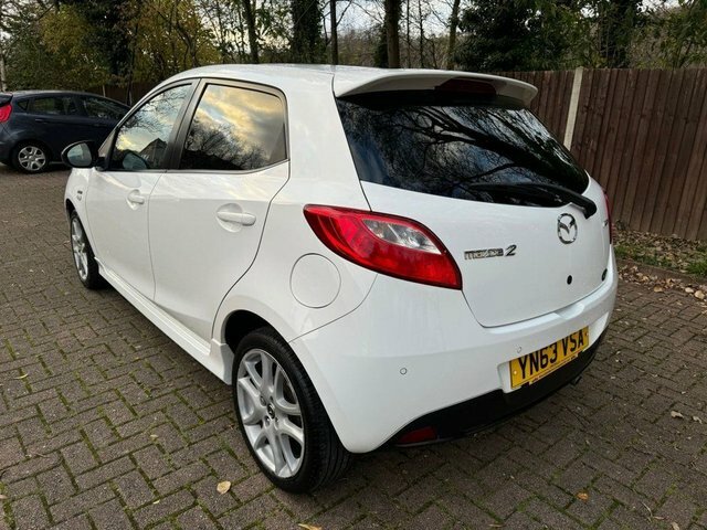 Mazda 2 2 Venture Edition White #3