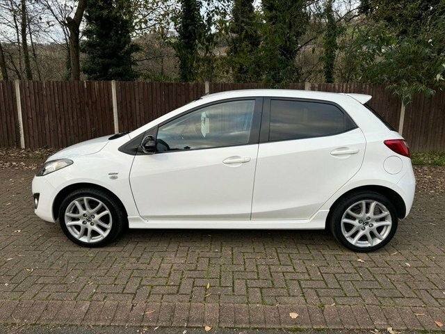 Mazda 2 2 Venture Edition White #2