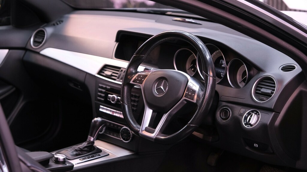 Mercedes-Benz C Class Coupe 2.1 C250 Cdi Amg Sport Edition 201515 BJ15VTZ Black #4
