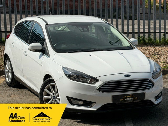 Ford Focus Hatchback 1.0 T Ecoboost Titanium 201616 White