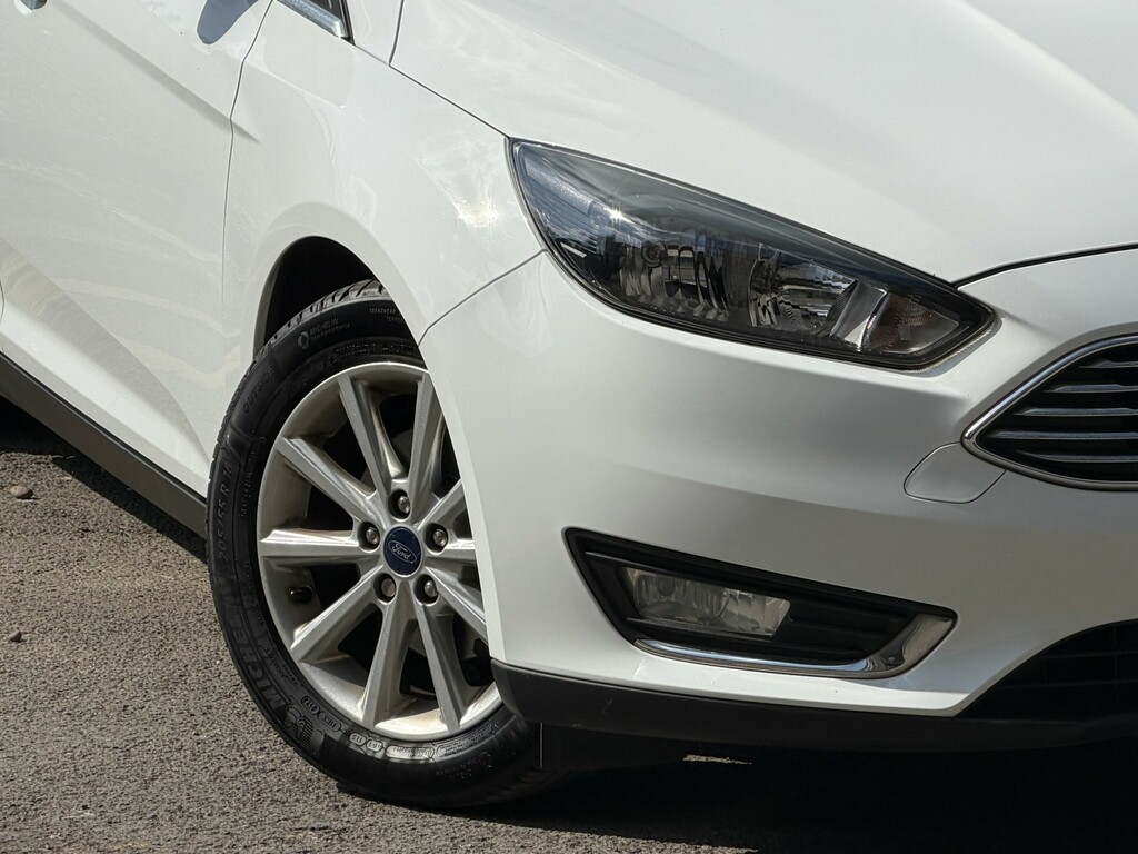 Ford Focus Hatchback 1.0 T Ecoboost Titanium 201616 White #5