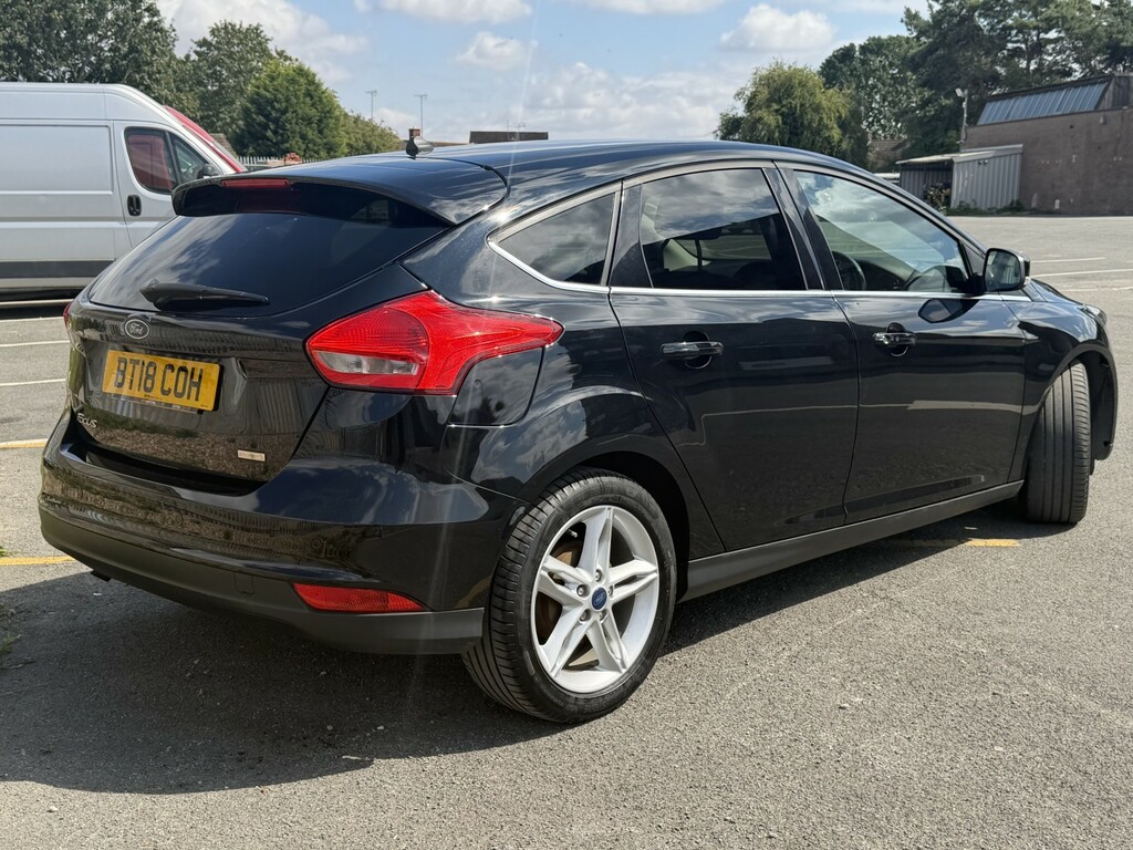 Ford Focus Hatchback 1.0 T Ecoboost Titanium 201818 BT18COH Black #4