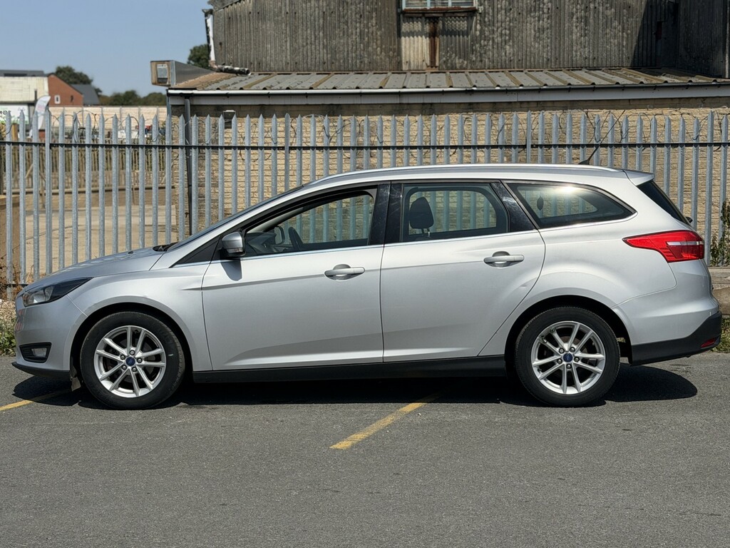 Ford Focus Estate 1.5 Tdci Zetec 201666 BW66PXM Silver #4