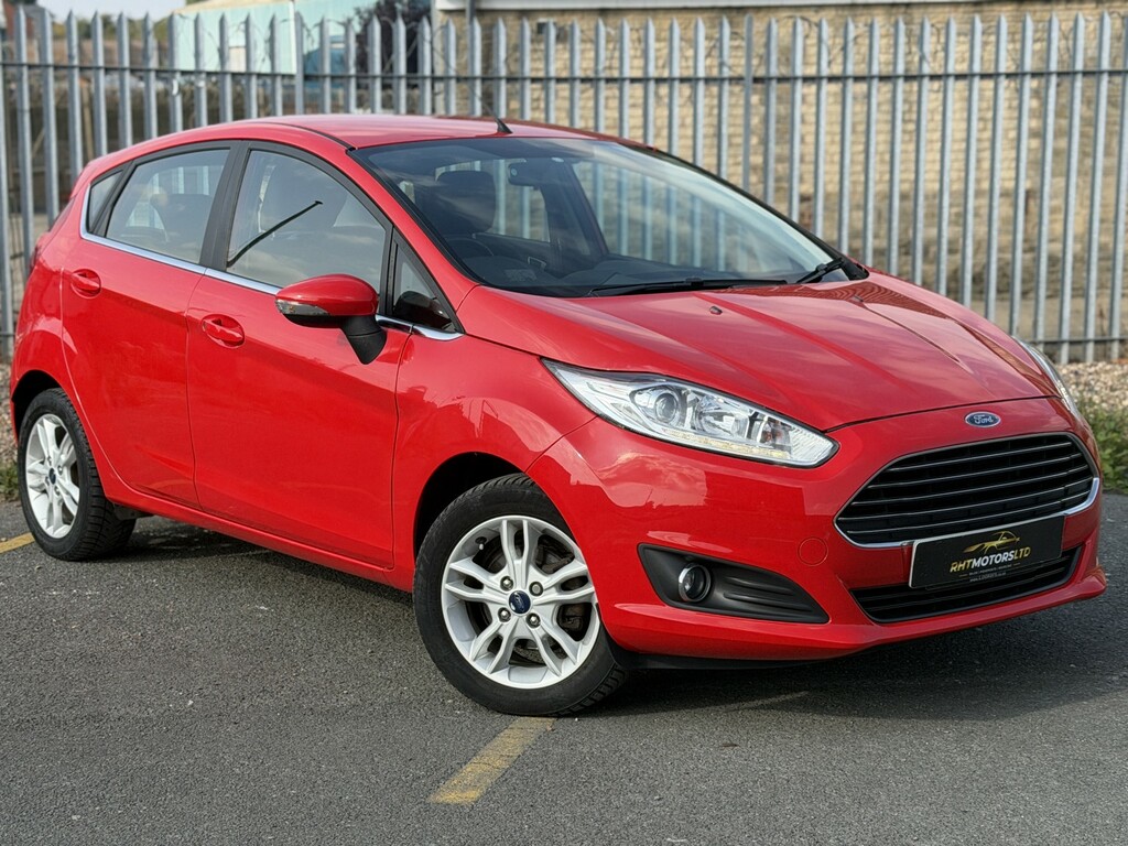 Ford Fiesta Hatchback 1.0 T Ecoboost Zetec 201515 Red