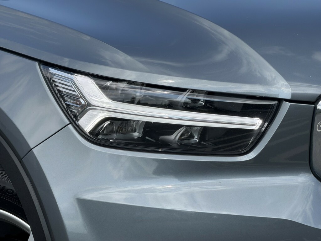 Volvo XC40 2.0 Momentum D3 Grey #4