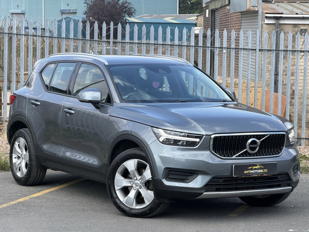 Volvo XC40 2.0 Momentum D3 Grey