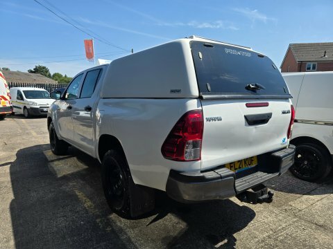 Toyota HILUX Active 4Wd D-4d White #4