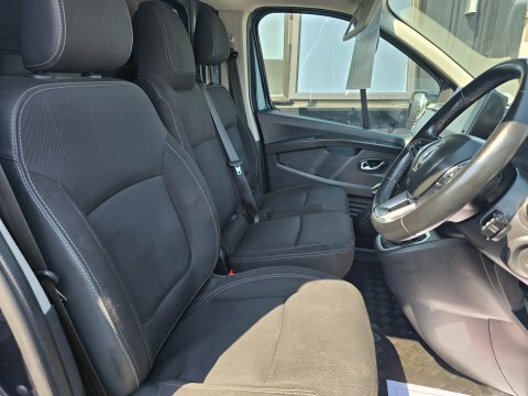Renault Trafic Mpv White #8
