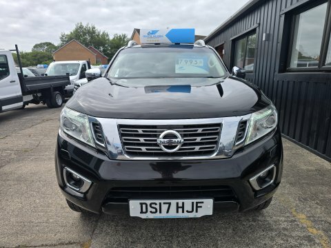 Nissan Navara Dci Tekna 4X4 Black #2