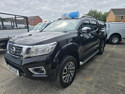 Nissan Navara Dci Tekna 4X4 Black #3