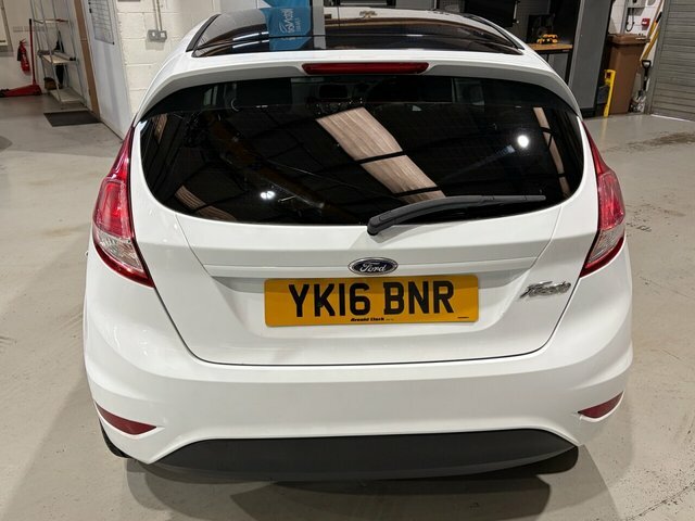 Ford Fiesta 2016 1.25 Zetec White Edition Hatchback White #4