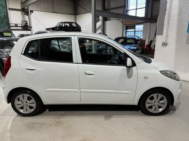 Hyundai I10 2013 1.2 Active Hatchback Euro 5 White #2
