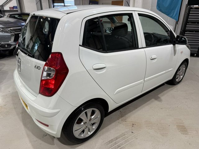 Hyundai I10 2013 1.2 Active Hatchback Euro 5 White #3