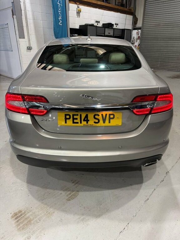 Jaguar XF 2014 2.2D Luxury Saloon Euro 5 Ss Gold #4