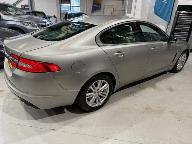 Jaguar XF 2014 2.2D Luxury Saloon Euro 5 Ss Gold #3