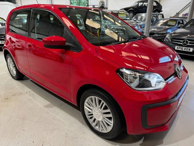 Volkswagen Up 2018 1.0 Move Up Hatchback Euro Red #2