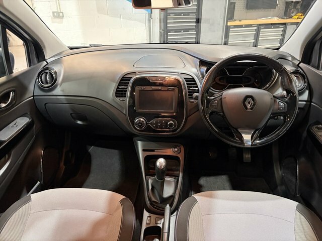 Renault Captur Dynamique S Medianav Black #9