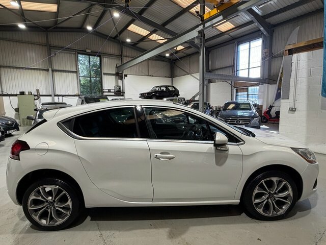 Citroen DS4 2015 1.6 E-hdi Airdream Dstyle Hatchback Diese White #2