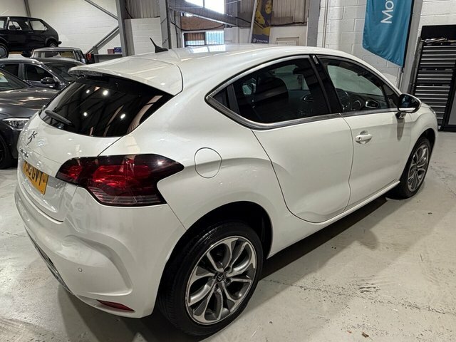Citroen DS4 2015 1.6 E-hdi Airdream Dstyle Hatchback Diese White #3