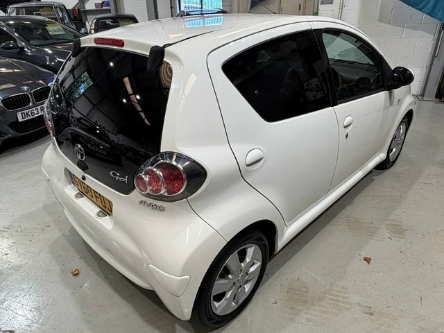 Toyota Aygo 2011 1.0 Vvt-i Go Hatchback Euro White #3