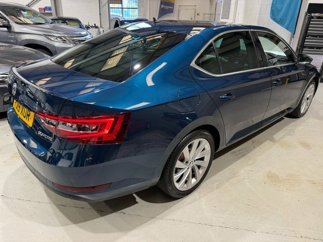 Skoda Superb 2019 2.0 Tdi Se L Executive Hatchback M Blue #3