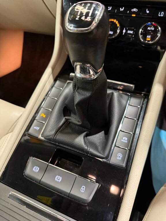 Skoda Superb Superb Se Technology Tdi S-a White #24