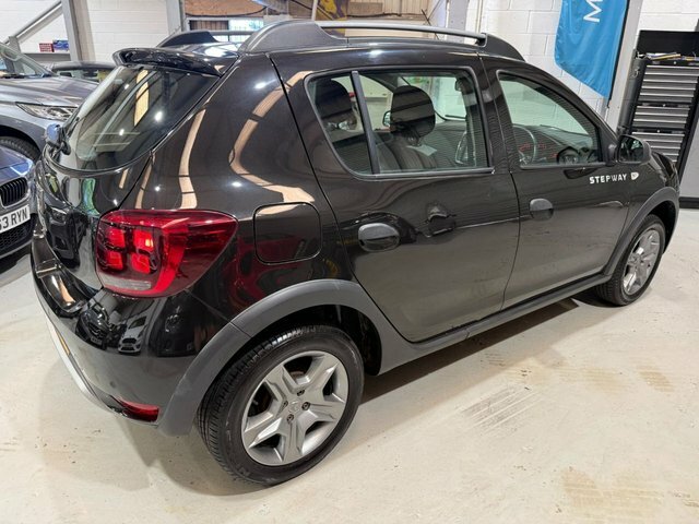 Dacia Sandero Stepway 2019 0.9 Tce Comfort Hatchback E Black #3