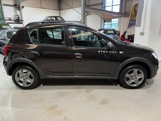 Dacia Sandero Stepway 2019 0.9 Tce Comfort Hatchback E Black #2