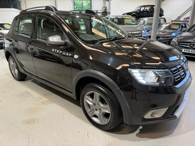 Dacia Sandero Stepway 2019 0.9 Tce Comfort Hatchback E Black