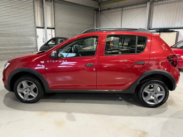 Dacia Sandero Stepway 2017 0.9 Tce Laureate Hatchback Red #6