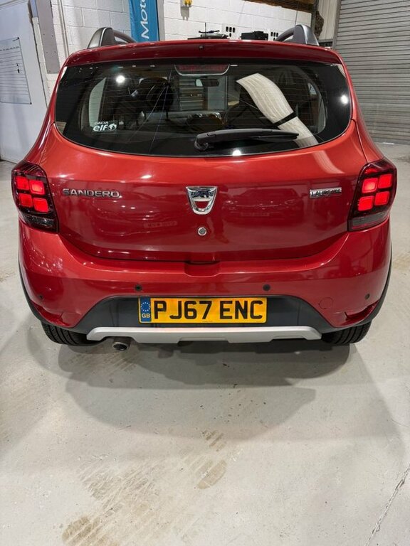 Dacia Sandero Stepway 2017 0.9 Tce Laureate Hatchback Red #4