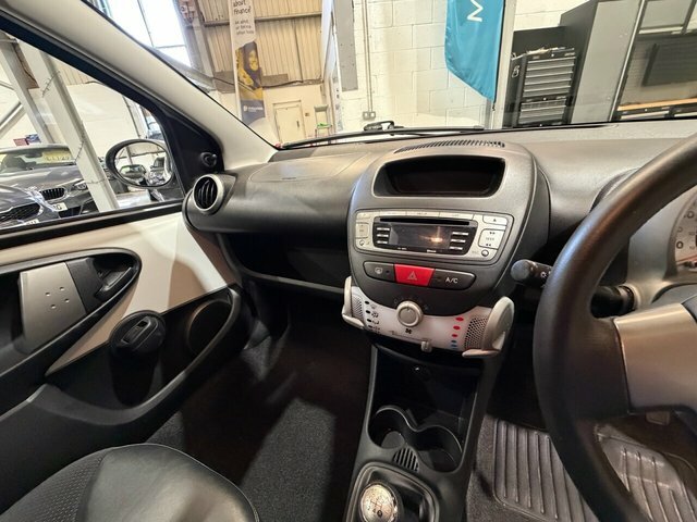 Toyota Aygo   #17