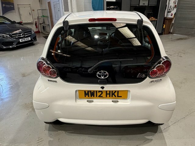 Toyota Aygo 2012 1.0 Vvt-i Ice Hatchback Eur White #4