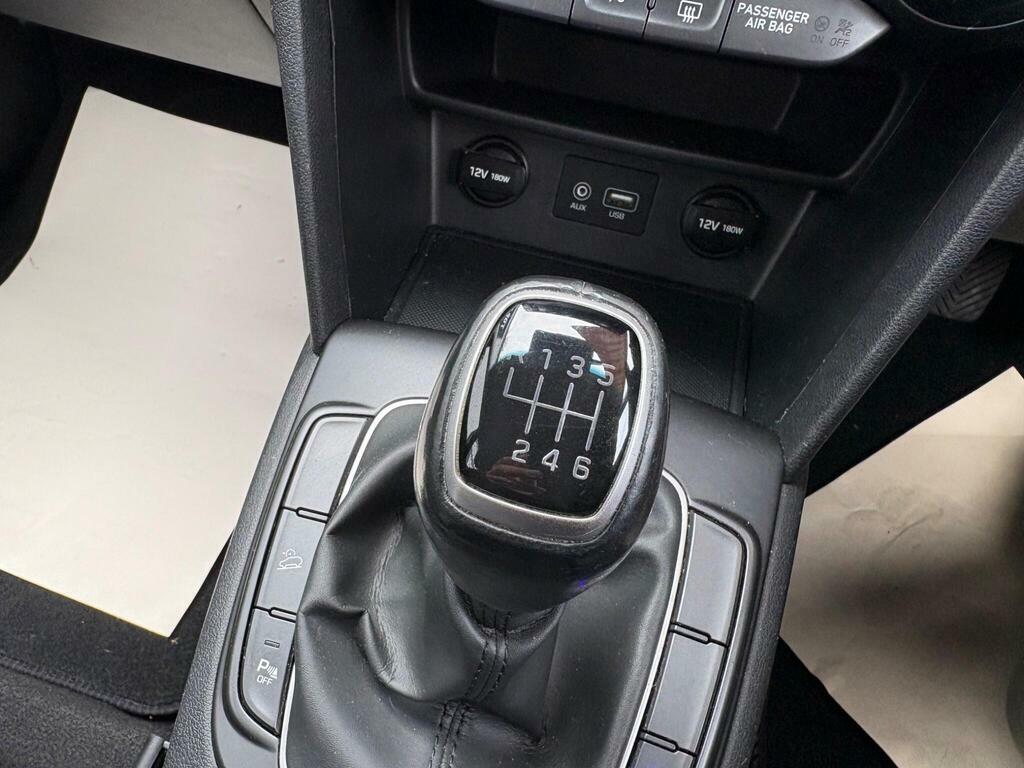Hyundai Kona S White #17