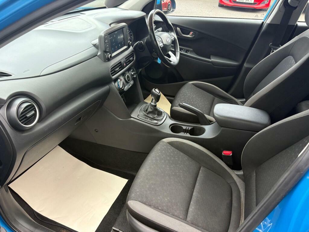 Hyundai Kona S White #10
