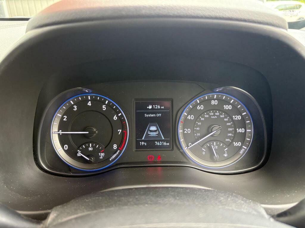 Hyundai Kona S White #8