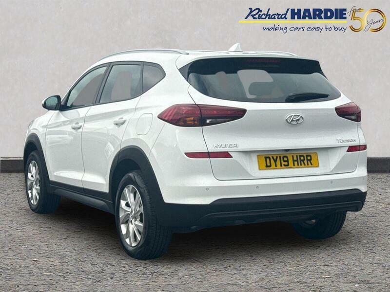 Hyundai Tucson 1.6 Gdi Se Nav Euro 6 Ss DY19HRR White #2