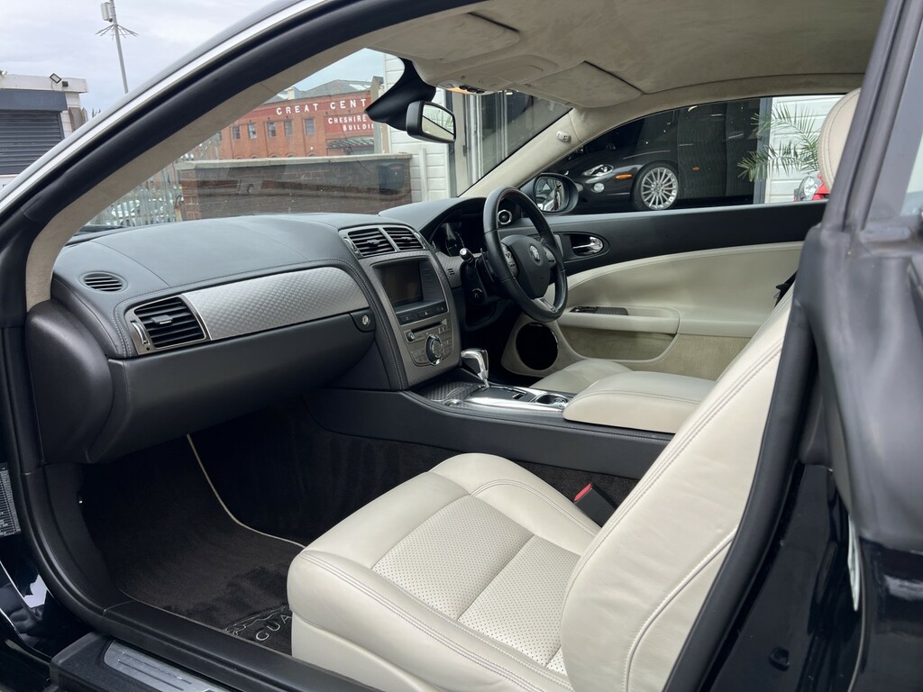 Jaguar XKR 4.2 V8 Portfolio Black #2
