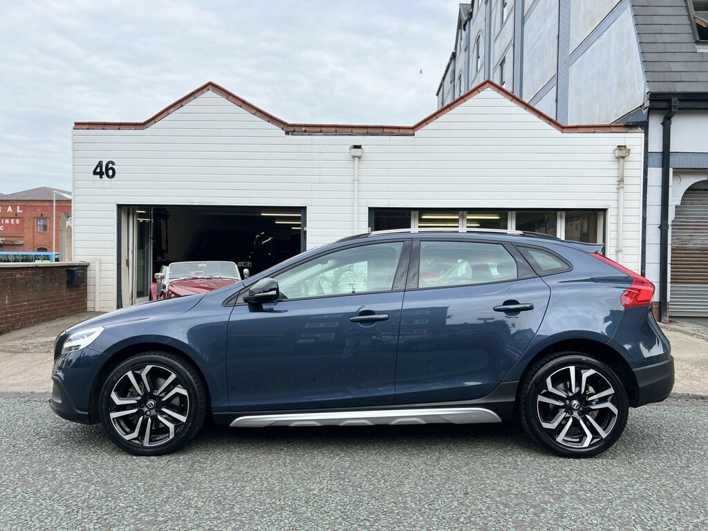 Volvo V40 Cross Country 1.5 Cross Country Pro T3 Blue #6