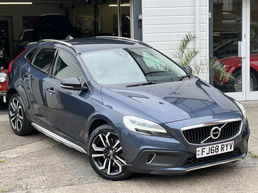Volvo V40 Cross Country 1.5 Cross Country Pro T3 Blue