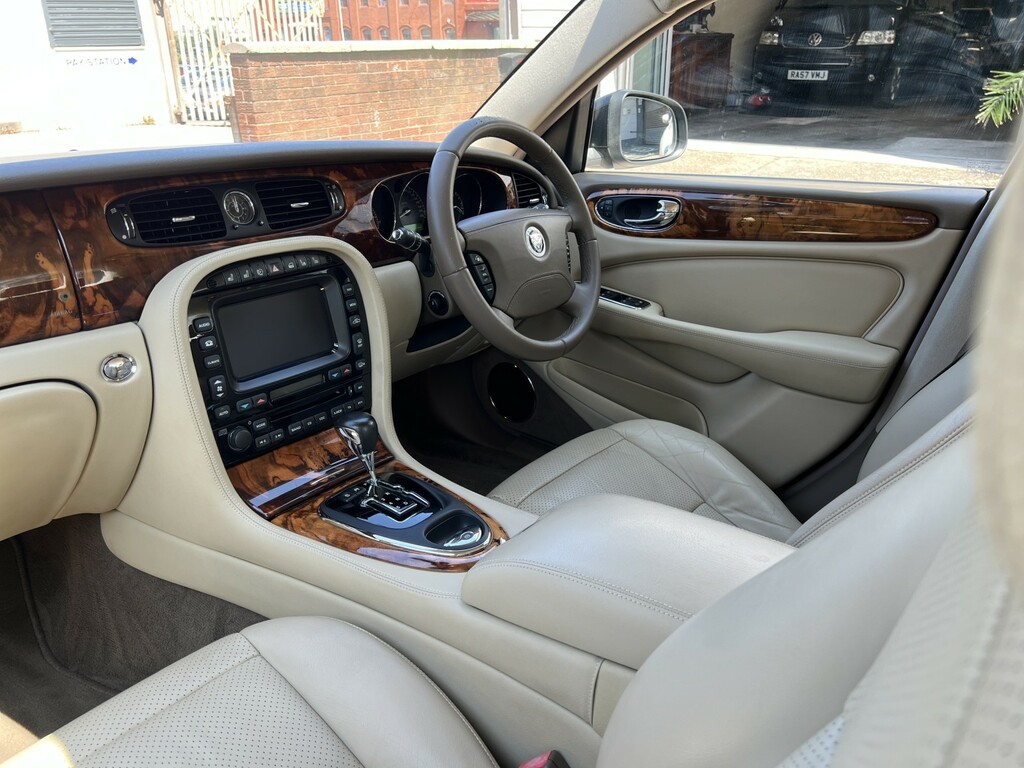 Jaguar XJ 2.7 Td Sovereign Silver #15