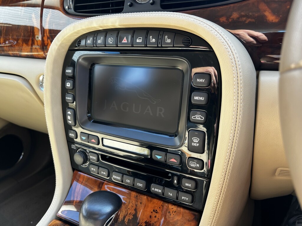Jaguar XJ 2.7 Td Sovereign Silver #21