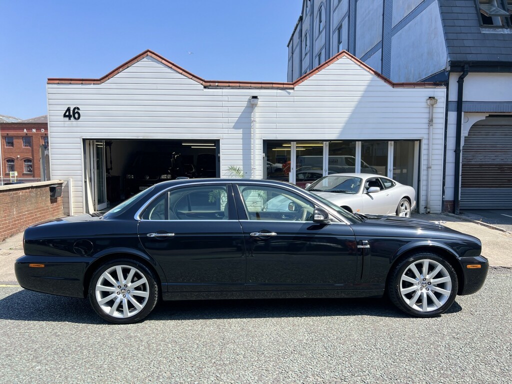 Jaguar XJ Grey #40