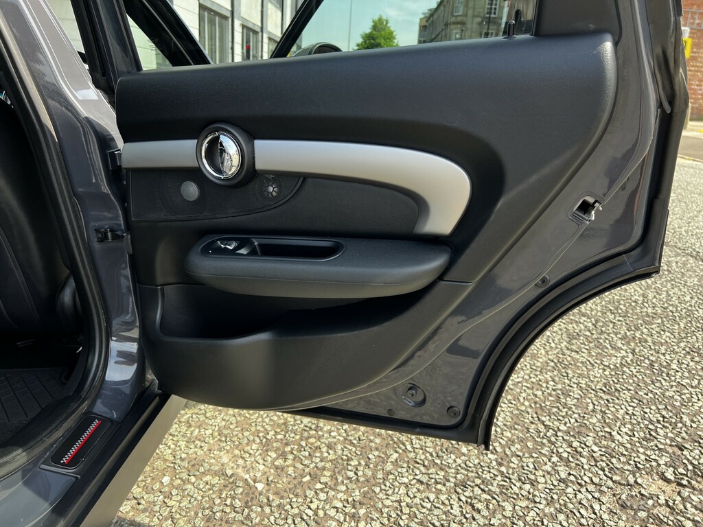 Mini Clubman Cooper D Black #36