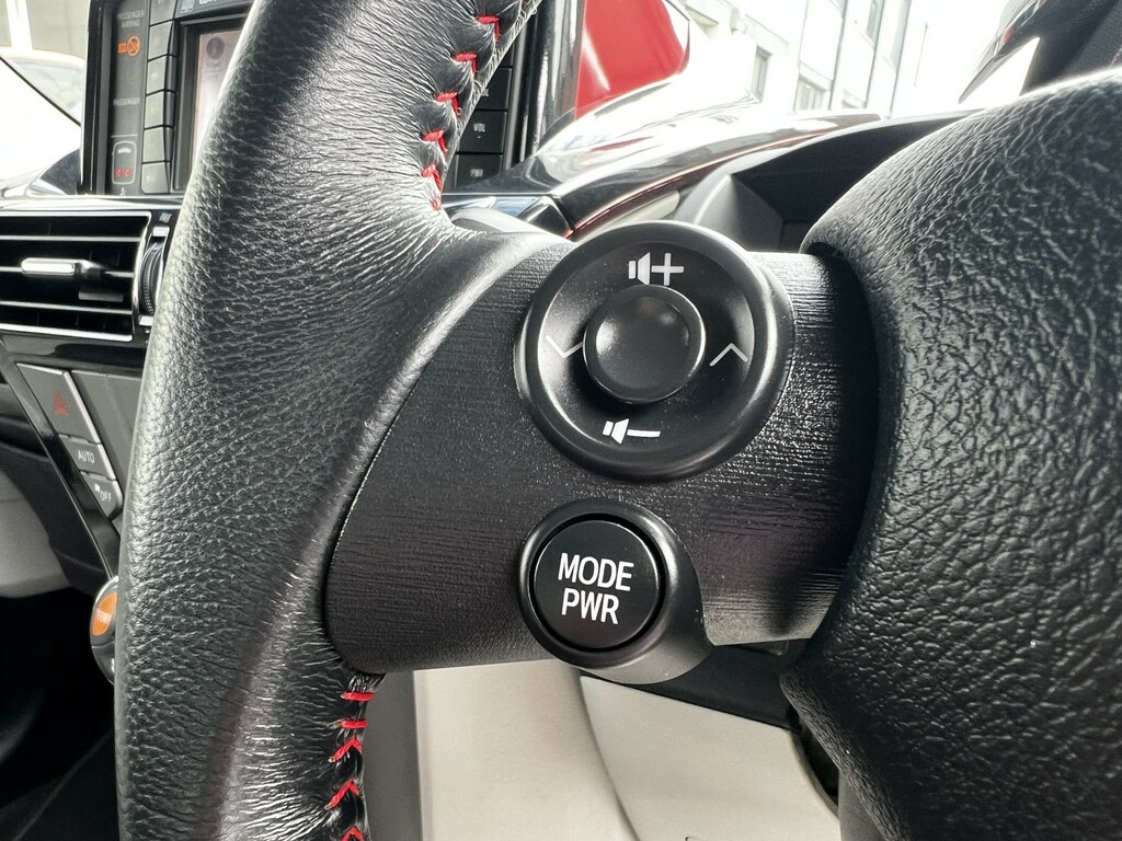 Toyota IQ 2 White #30
